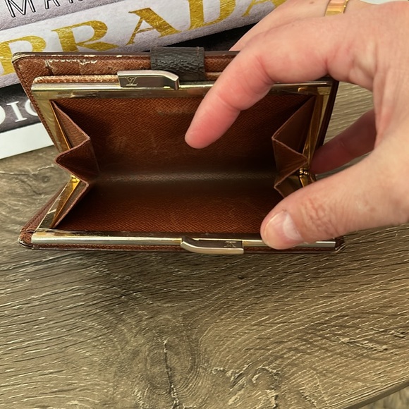 Louis Vuitton Compact kisslock wallet - Picture 4 of 6